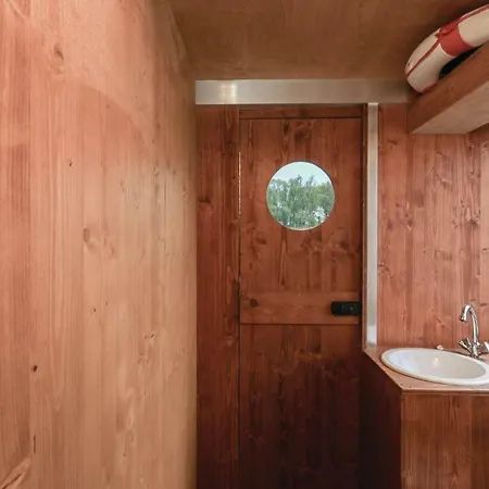 Cozy Ship In With Wifi Hotel en barco Neustrelitz